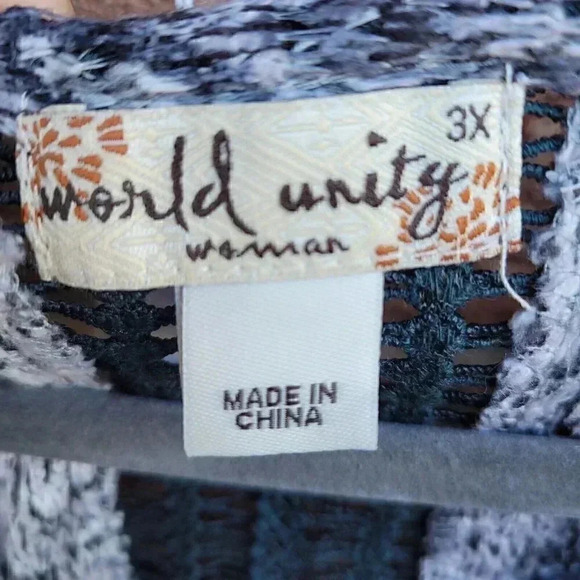World Unity Sweater Women's Size 3X Pullover Lightweight Cow Skull - Picture 3 of 9